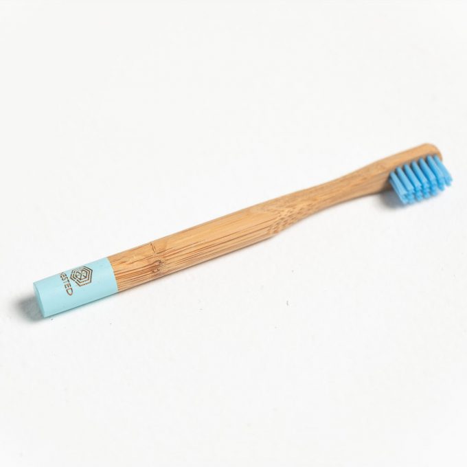 NESTED Bambusowa szczoteczka do zębów dla dzieci Baby blue